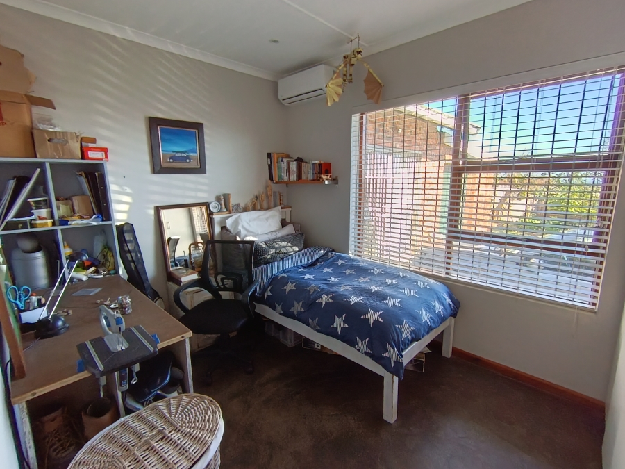 3 Bedroom Property for Sale in Wavecrest Eastern Cape